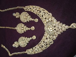 Elegant Necklace Set