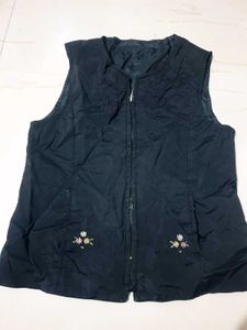 Stylish Black Sleeveless Jacket