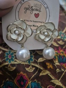 Elegant Pearl Flower Earrings With Enamel