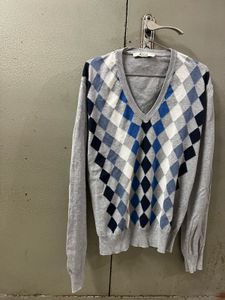 GUESS V-Neck Sweater