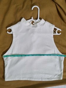 Women Off White Solid Crop Top