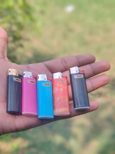 Selling bic lighter lot of 5