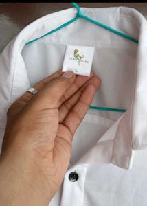 ✨️Elegant white polyester shirt with playful panda