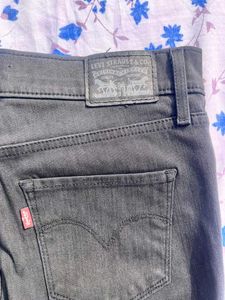 🔥Two Original Levi’s® Stretch Jeans 👖⚫🔵