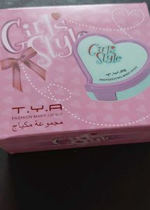 lipstick +compact +blush