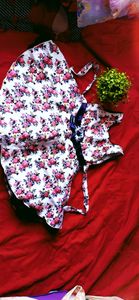 White with navy colour frokk
