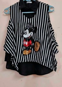 Black Crop Top With Collar Pattern