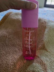 Aqualogica Dewy Floral Kiss Body Mist