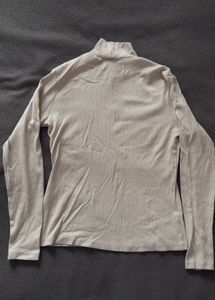 H&amp;M Long Sleeve Turtleneck Top - not used