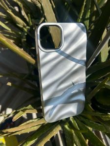 Silver iphone 14 plus case