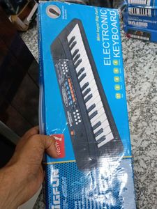 BIGFUN Electronic Keyboard 430 37 Keys 3 Tone 8 Ry