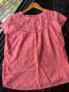 Cute peach Hakoba top