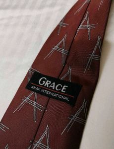 Maroon Tie with A pattern