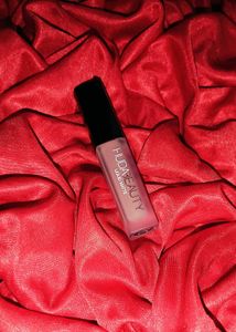 HUDA Beauty Liquid matte Lipstick