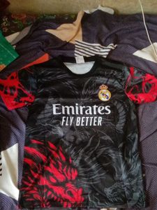 Real Madrid Graphic T-Shirt  size 26