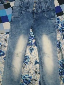 High Waisted Light Wash Jeans