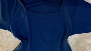Blue Long Sleeve Top.SIZE-30-34.NEW WITHOUT TAG