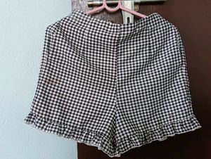 A Short Korean Style Pant