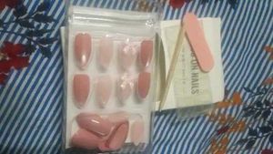 Artificial Press on Nails