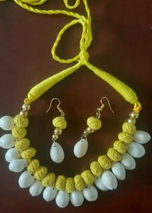 BRAND NEW - Shell Necklace Set