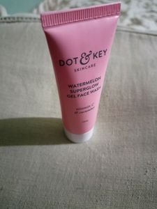 Dot and Key Face Wash