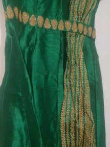 Women&#39;s Gown With Attached Dupatta And Waist Belt