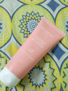 Dot And Key Watermelon Super Glow Gel Face Wash