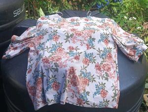Floral Print Puff Sleeve Top