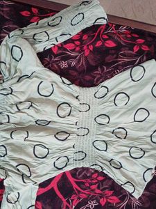 Off Shoulder Chic Circle Print Top