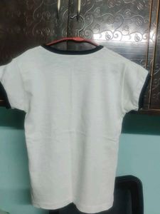 Round Neck White Tshirt