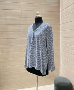 H&amp;M Patterned V-Neck Top