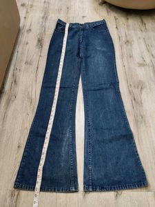 Ma2087 Sabrin bootcut jeans waist 28 inches