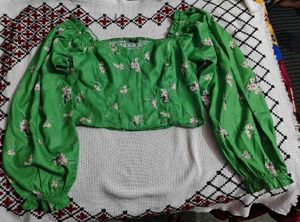 Green Floral Crop Top