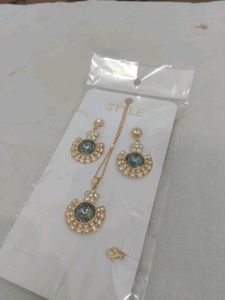 Imported STYLE necklace