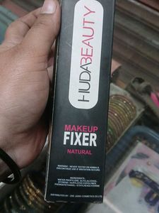 Huda Beauty Makeup Fixer - Natural
