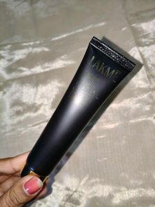 Lakme Unreal Blurfect Primer