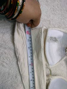 White Bikini Top with Chain Detail 💚