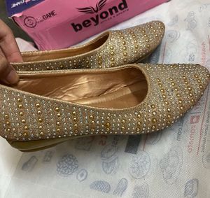 GliterGolden Embellished Ballerinas soft size 39