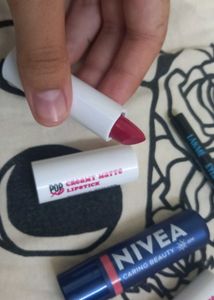 Beauty Babes Up For Grabs!