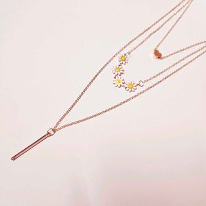 Triple Layered Pinteresty Necklace Rosegold