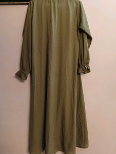 Olive Green Pleated Abaya With Shaded Scarf✨