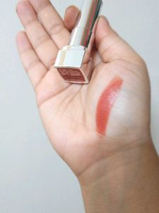 Maybelline Lipstick In The Shade - brooklyn Bare