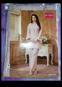 Pakistani Style Kurta Set.