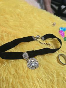 Assorted Jewellry As Shown In Pic