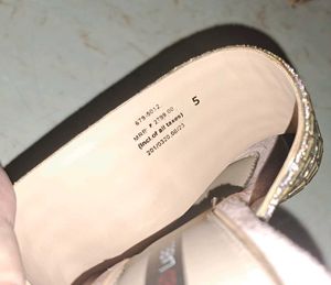 Bata Wedges