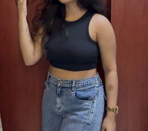 Black Ribbed Cropped Tank