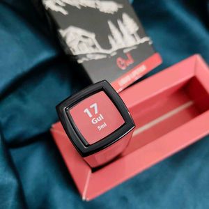 Nykaa Matte Lipstick - Gul