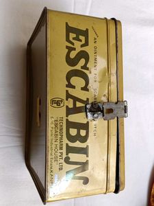 Vintage Dog Billiards Tin Box