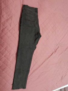 Jeans Mast And Harbour