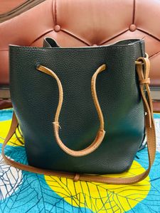 Black shoulder  bag